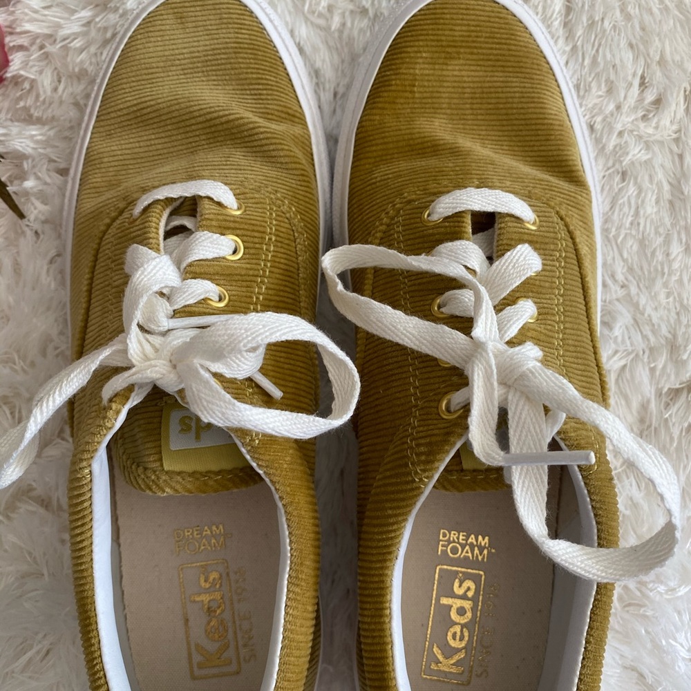 ✨LAST ONE✨KEDS Mustard Yellow Sneakers - Picture 8 of 10